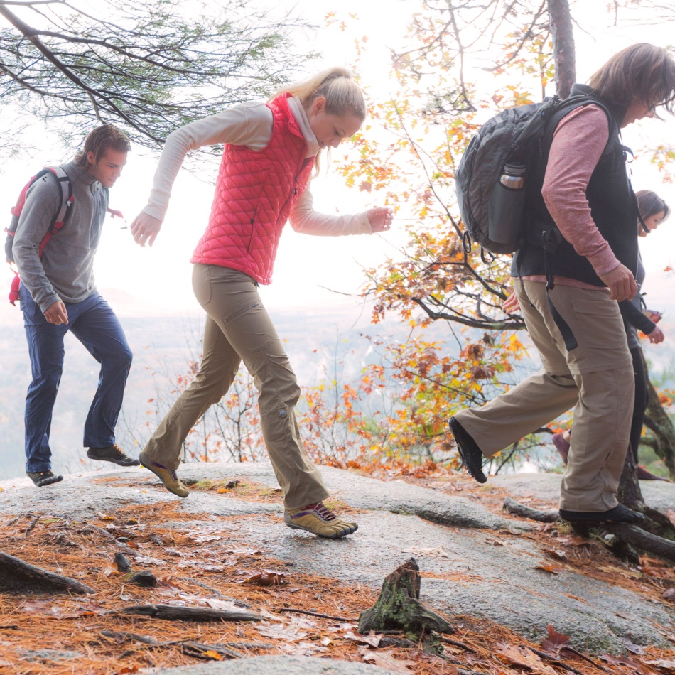 Vibram Trek Aufstieg Isoliert Schwarz-lila
